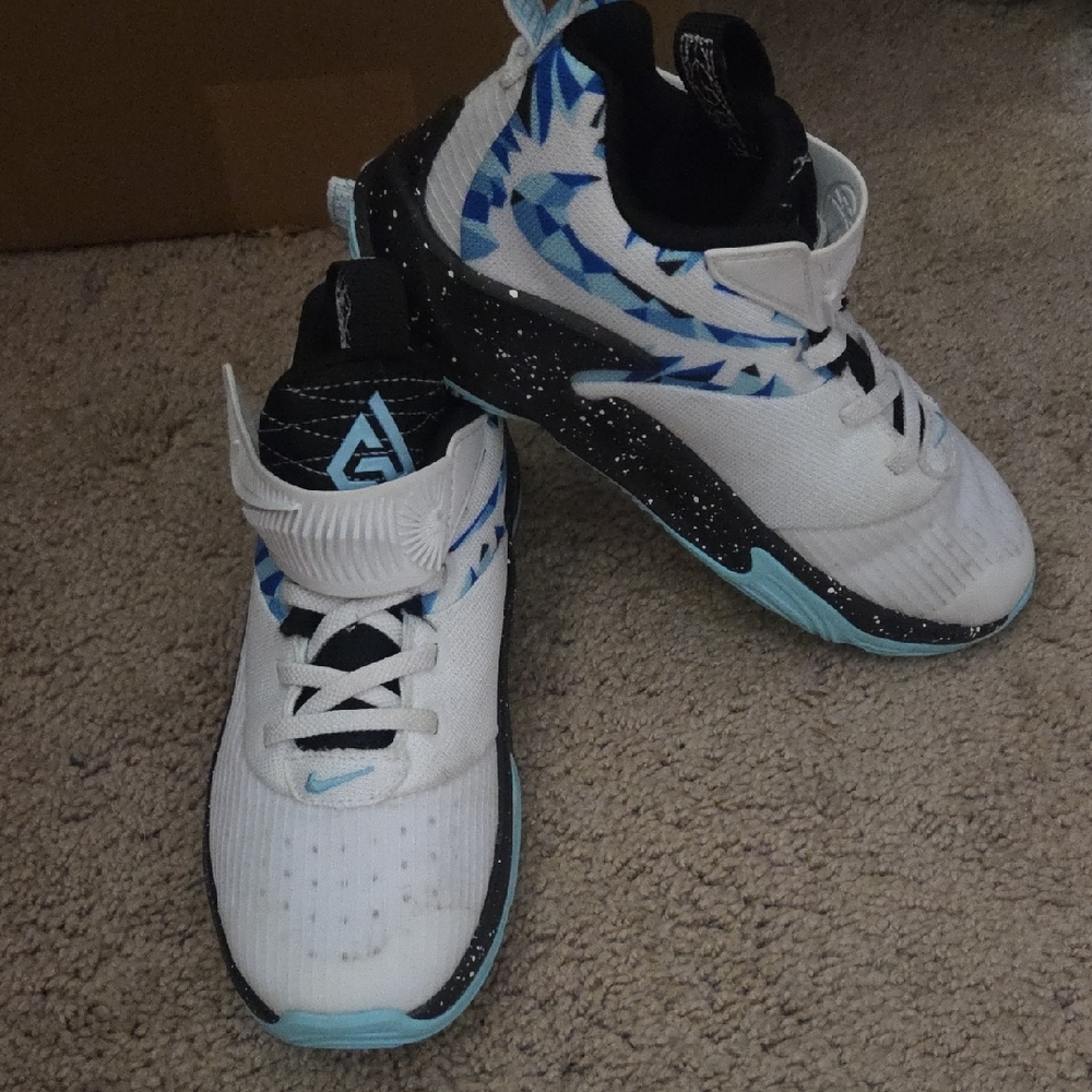 Nike Kids White and Black Sneakers with Blue Accents